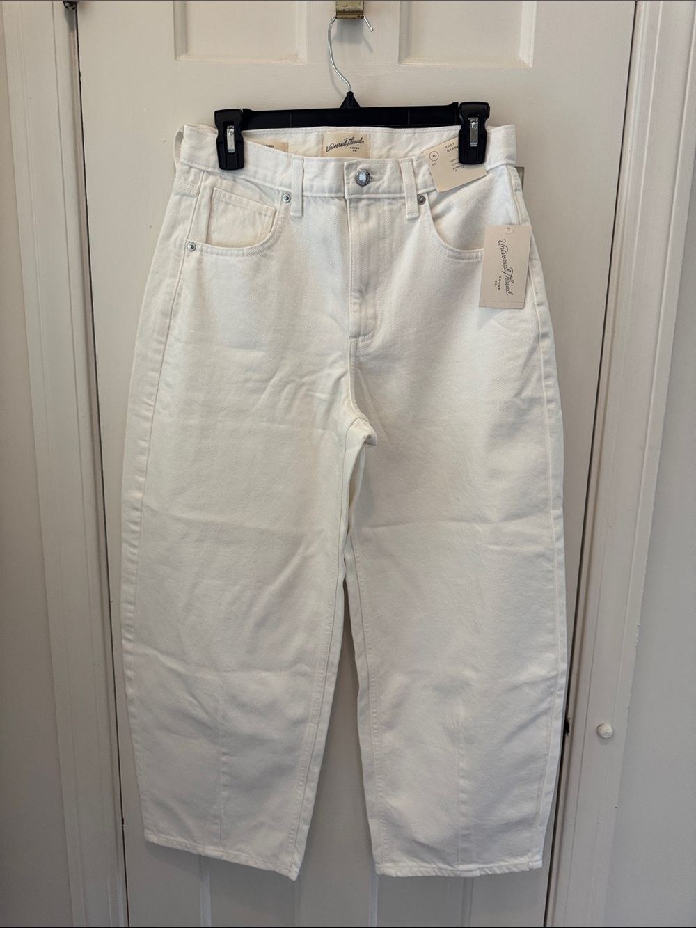 Universal Thread Cream Relaxed women’s Jeans